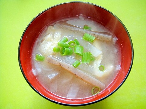 大根とこんにゃく油揚げの味噌汁